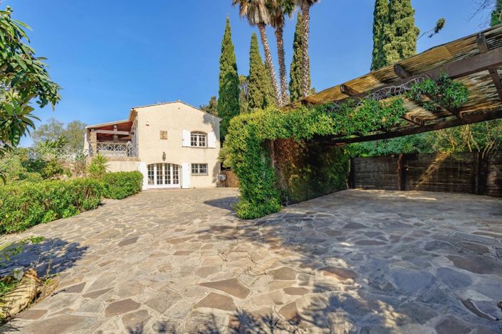 Image No.21-4 Bed House for sale