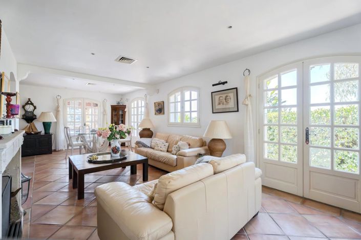 Image No.8-4 Bed House for sale