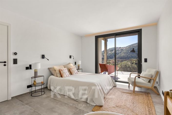 Image No.18-5 Bed House for sale