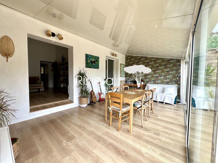 Image No.12-2 Bed House for sale