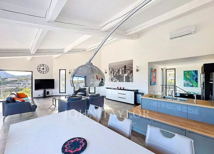 Image No.5-4 Bed House for sale