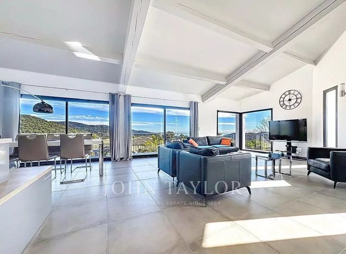 Image No.6-4 Bed House for sale