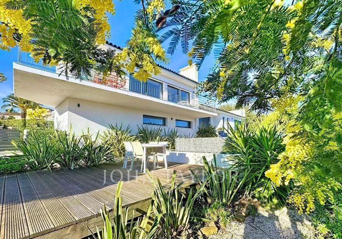 Image No.9-4 Bed House for sale