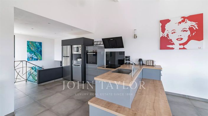 Image No.9-4 Bed House for sale