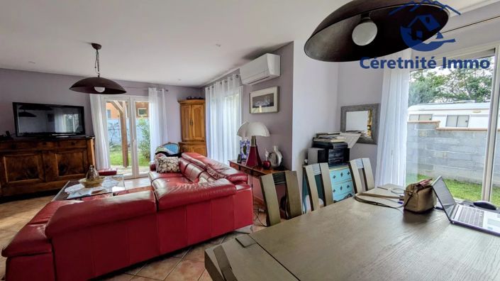 Image No.3-3 Bed House for sale