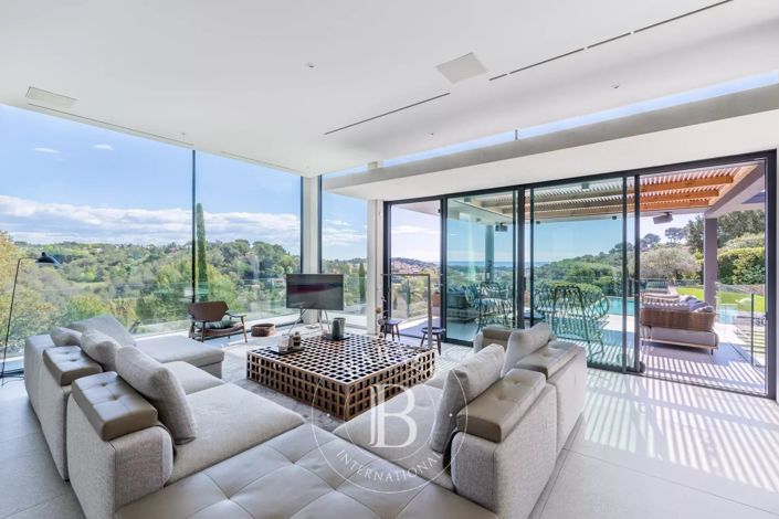 Image No.15-6 Bed House for sale