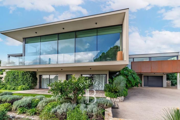 Image No.27-6 Bed House for sale