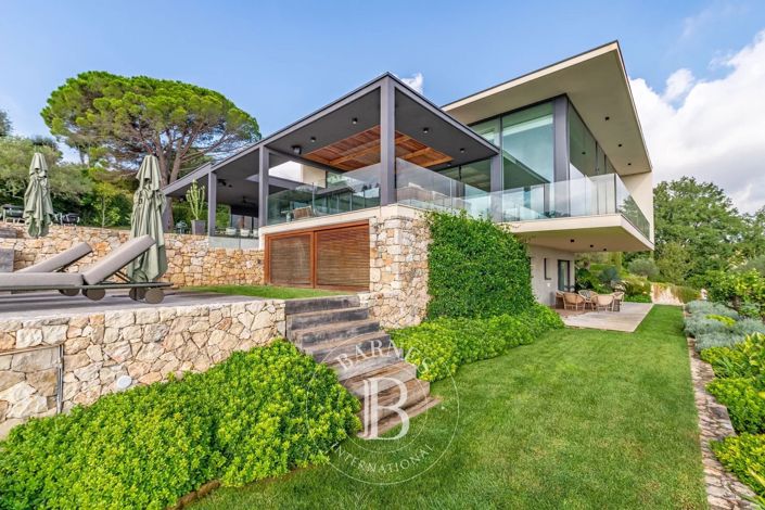 Image No.28-6 Bed House for sale