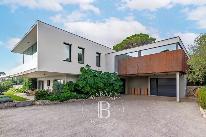 Image No.29-6 Bed House for sale