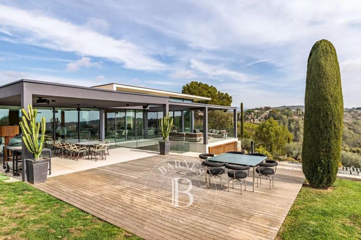 Image No.6-6 Bed House for sale