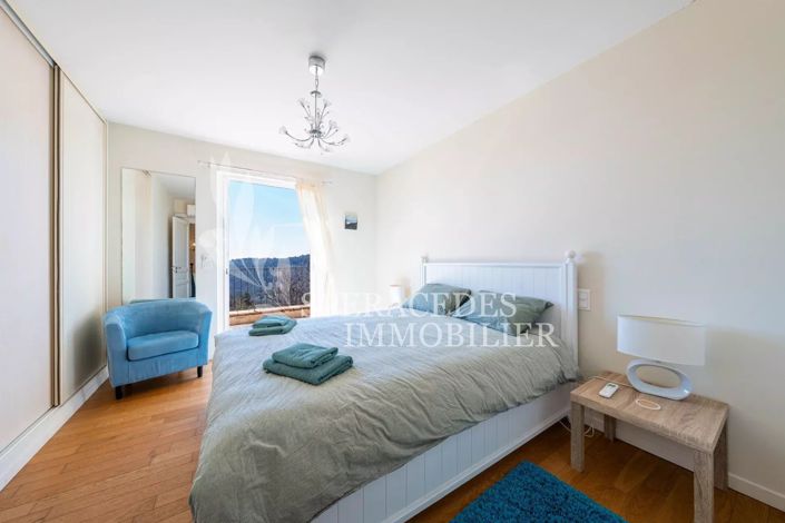 Image No.18-4 Bed House for sale