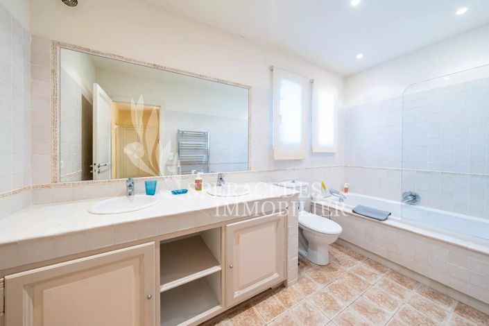 Image No.19-4 Bed House for sale