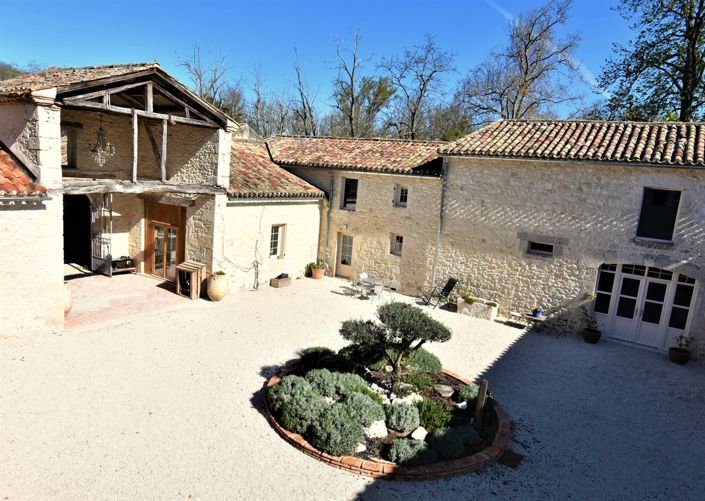 Tournon d'Agenais, House