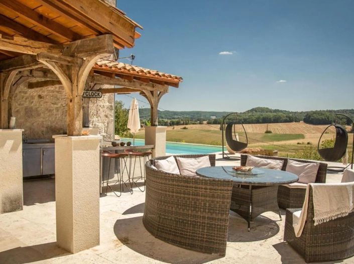Image No.26-7 Bed House for sale