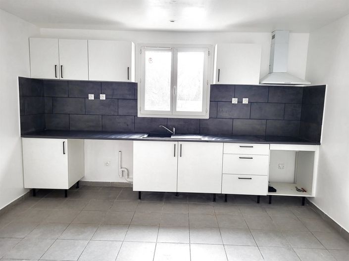 Image No.2-3 Bed House for sale