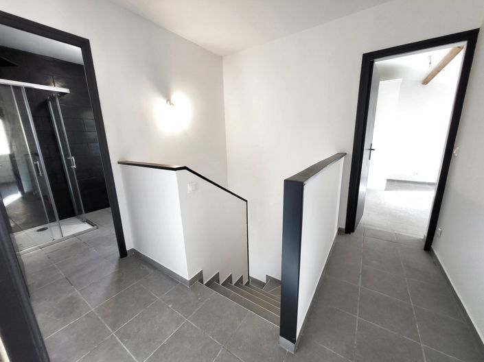 Image No.5-3 Bed House for sale