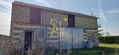 1 - Marigny-Marmande, Property