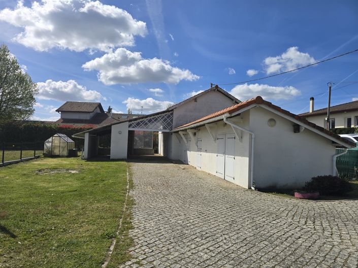 Image No.10-1 Bed House for sale