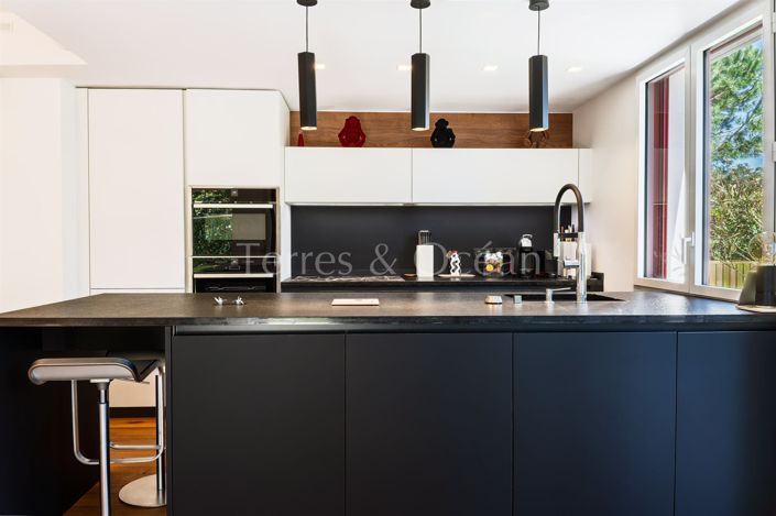 Image No.12-4 Bed Apartment for sale