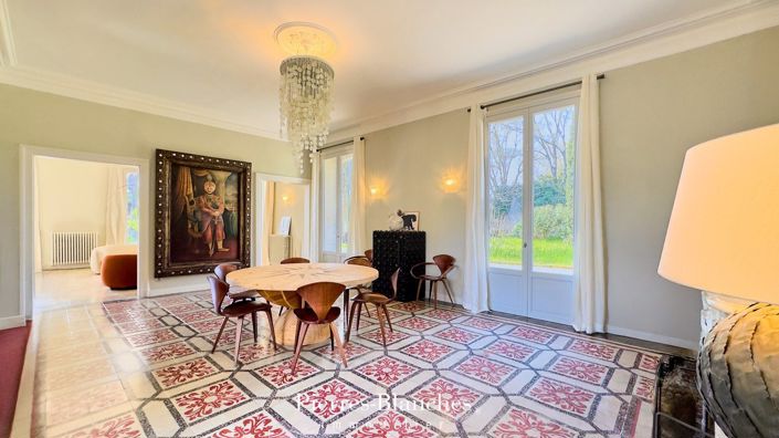 Image No.3-5 Bed House for sale