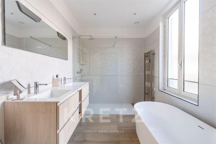 Image No.17-3 Bed House for sale