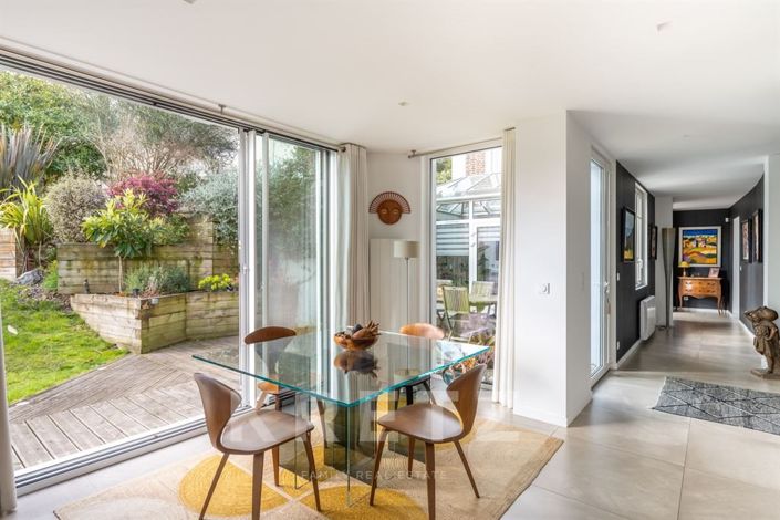 Image No.9-3 Bed House for sale