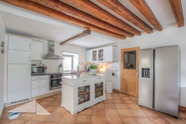 Image No.7-3 Bed House for sale