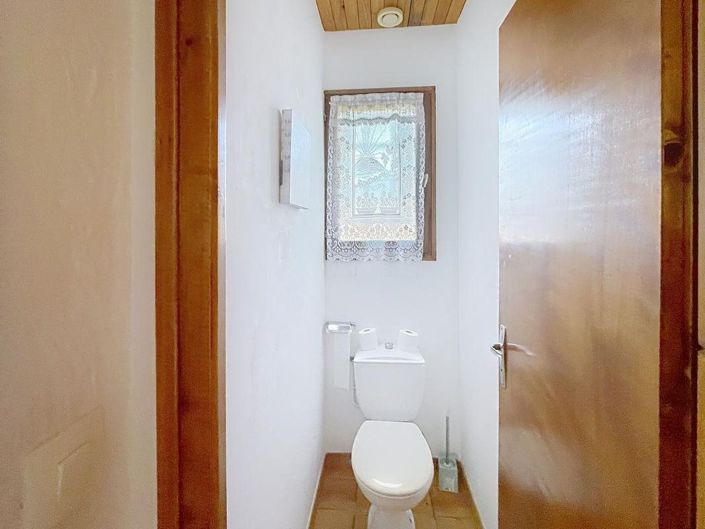 Image No.11-2 Bed House for sale