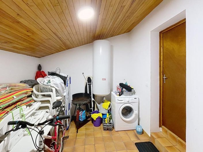 Image No.15-2 Bed House for sale