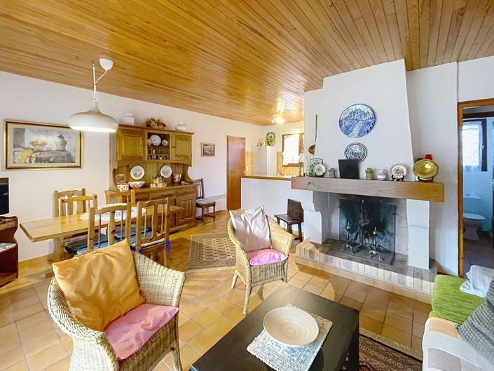 Image No.7-2 Bed House for sale