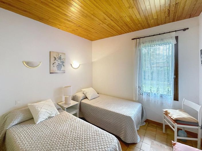 Image No.9-2 Bed House for sale