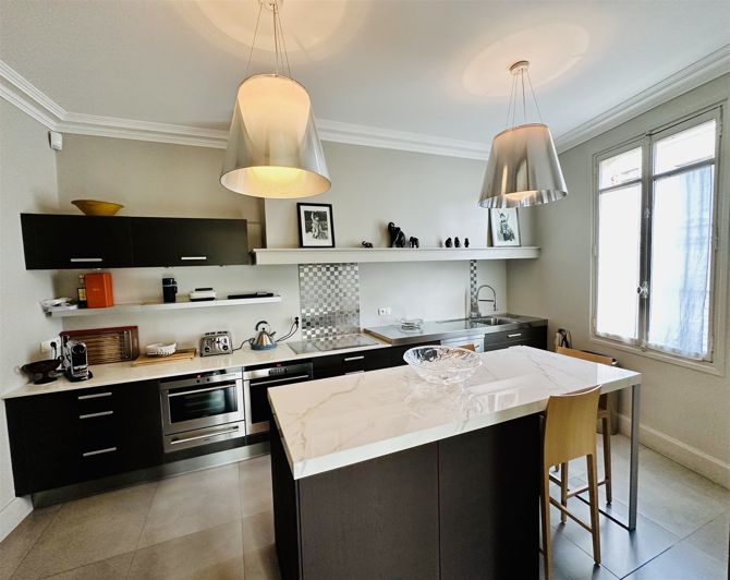 Image No.17-6 Bed Property for sale