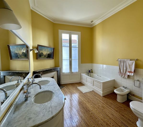 Image No.25-Propriété de 6 chambres à vendre à Bordeaux