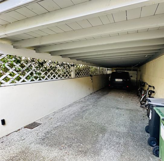 Image No.31-6 Bed Property for sale