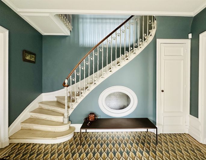 Image No.7-6 Bed Property for sale