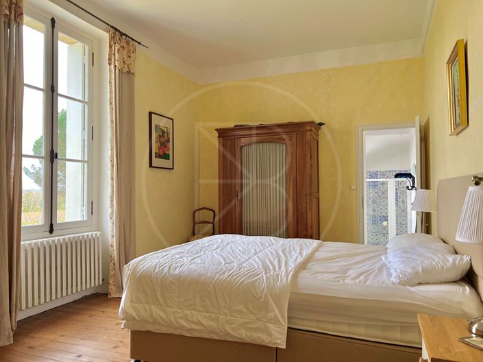 Image No.12-7 Bed House for sale