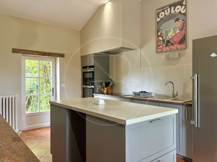 Image No.7-7 Bed House for sale