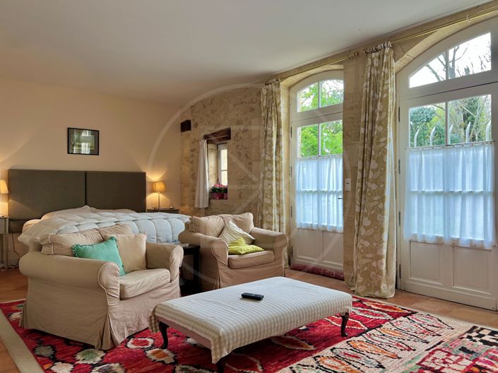 Image No.8-7 Bed House for sale