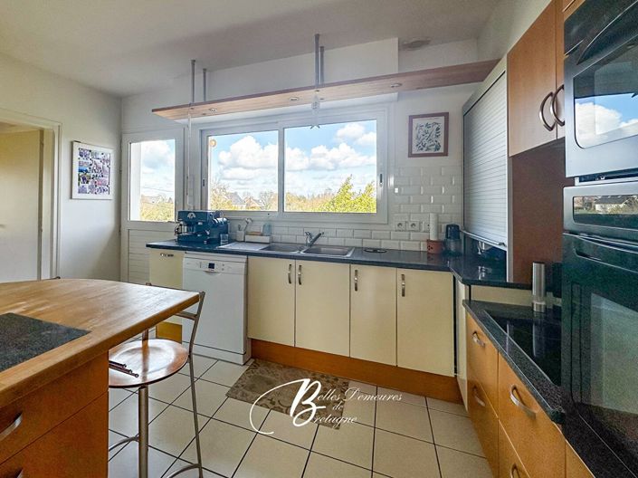 Image No.7-9 Bed House for sale