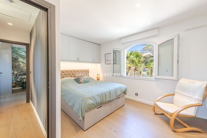 Image No.11-2 Bed House for sale