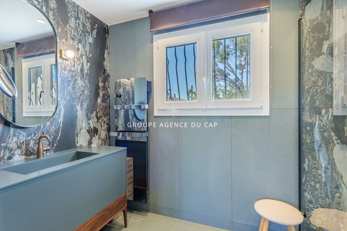 Image No.9-2 Bed House for sale