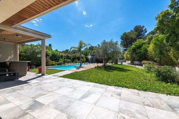 Image No.11-4 Bed Property for sale