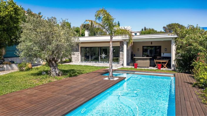 Image No.17-4 Bed Property for sale