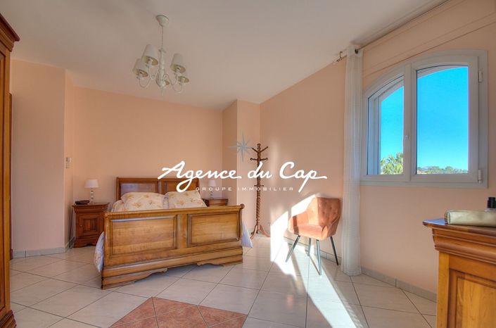 Image No.13-4 Bed House for sale