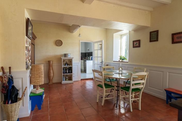 Image No.11-9 Bed House for sale