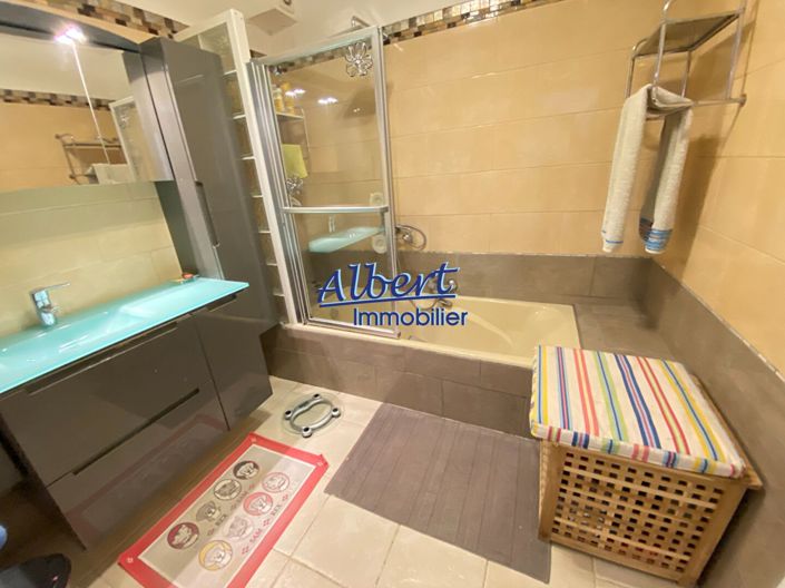 Image No.10-3 Bed Apartment for sale