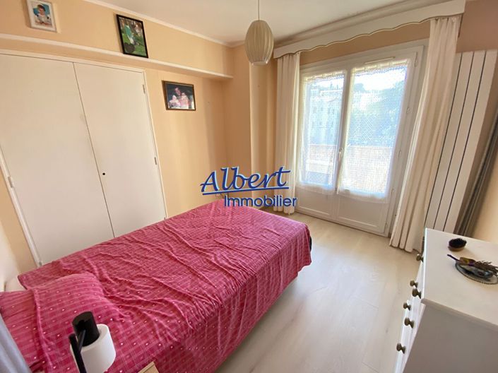 Image No.11-3 Bed Apartment for sale