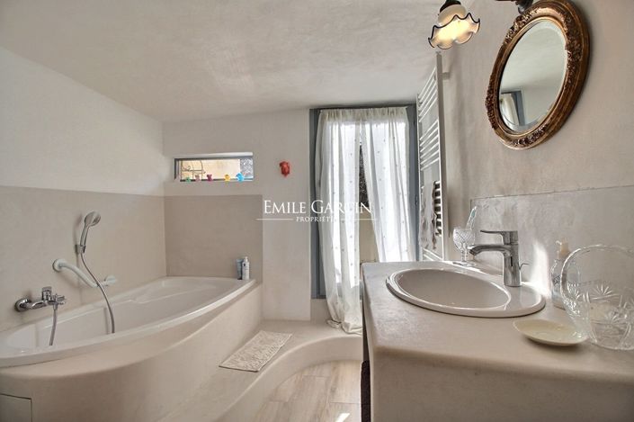 Image No.5-Maison de 4 chambres à vendre à Uzès