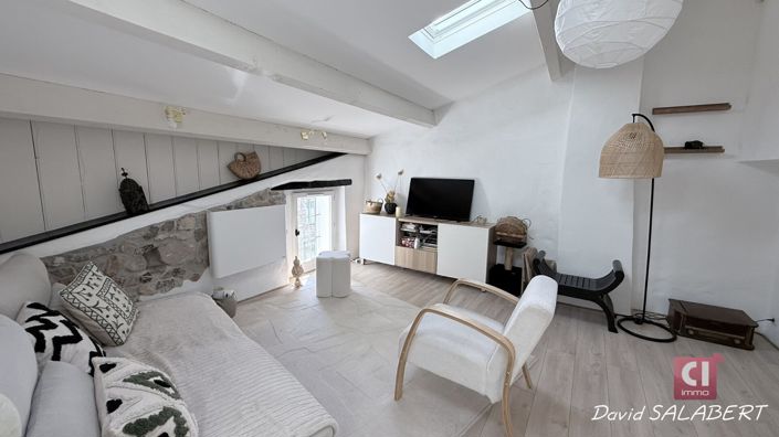 Image No.11-2 Bed House for sale