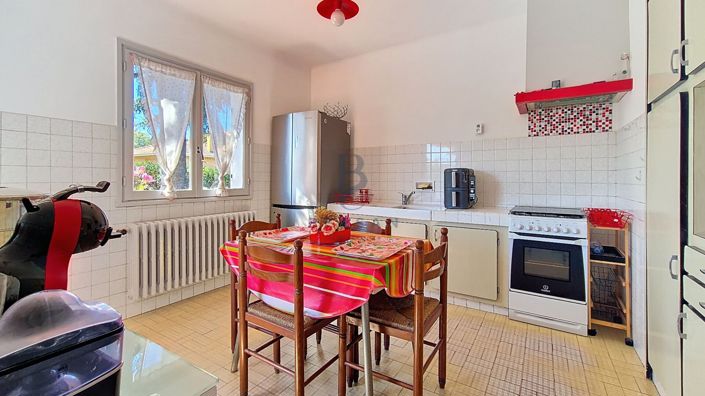 Image No.11-2 Bed House for sale